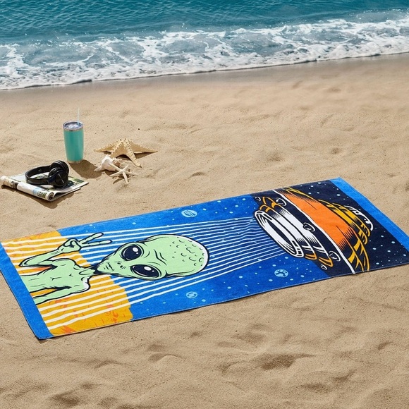 Mainstays Cotton Blend Alien Beach Towel, 28" x 60" - Picture 2 of 5